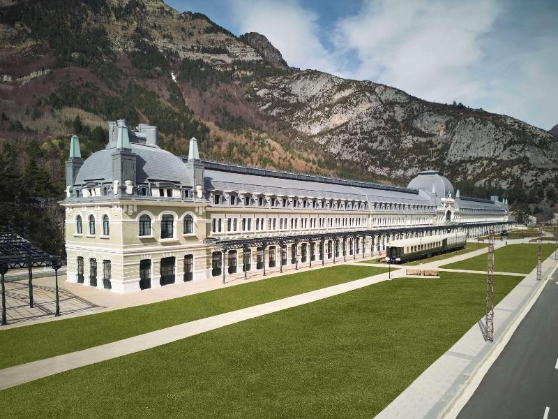 Canfranc Estacion Royal Hideaway Hotel Exterior photo